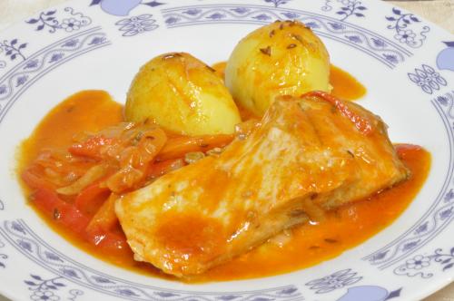 Kapr dušený na paprice  – Snadné Česko recept, zvládnete za 30 - 45 minut